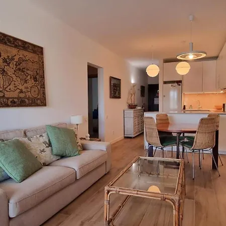 At A Sea View Top-Floor Apt, 500 M From The Beach! Apartment