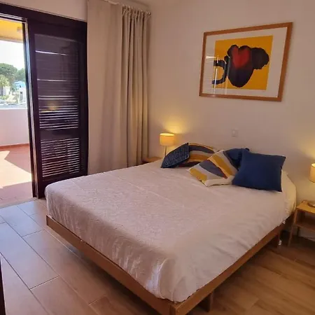 At A Sea View Top-Floor Apt, 500 M From The Beach! Albufeira