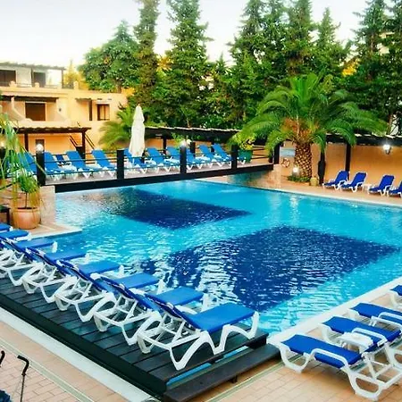 At A Sea View Top-Floor Apt, 500 M From The Beach! Apartment